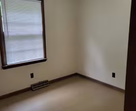 deck hill bedroom
